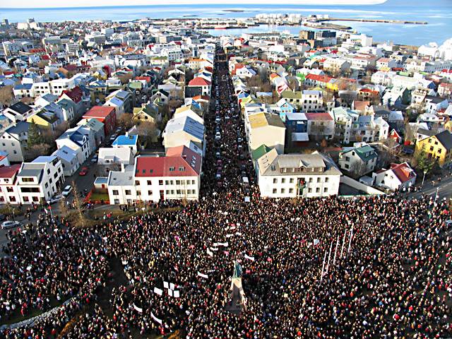 Tugþúsundir í kröfugöngunni